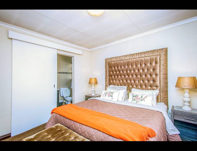 3 BEDROOM SIMPLEX FOR SALE IN FOURWAYS